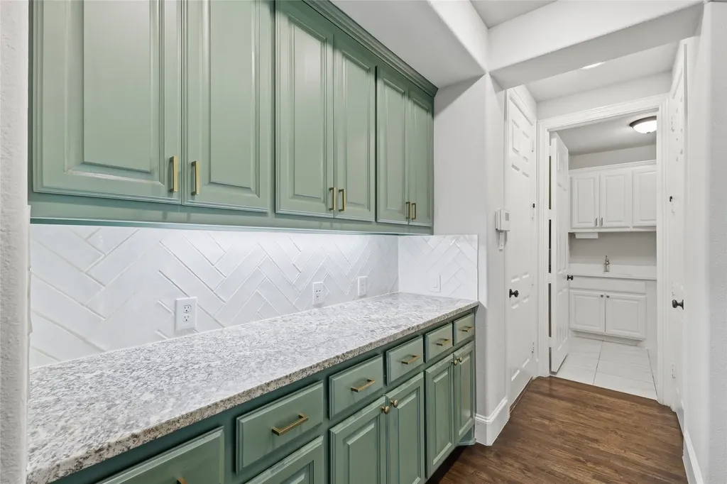 1400 Bluebell Avenue Lantana TX 76226