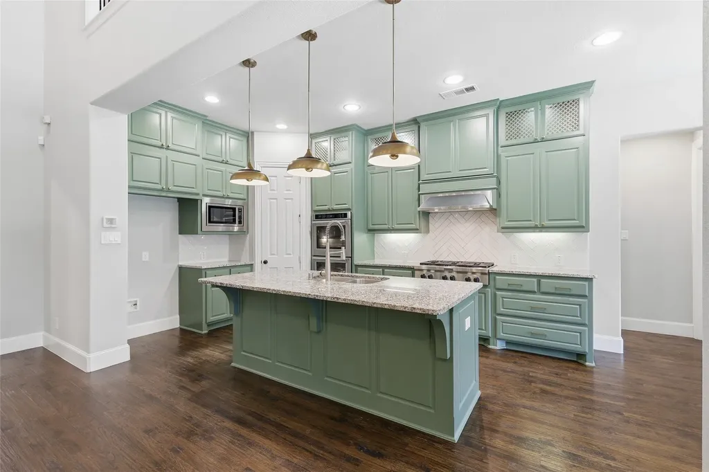 1400 Bluebell Avenue Lantana TX 76226