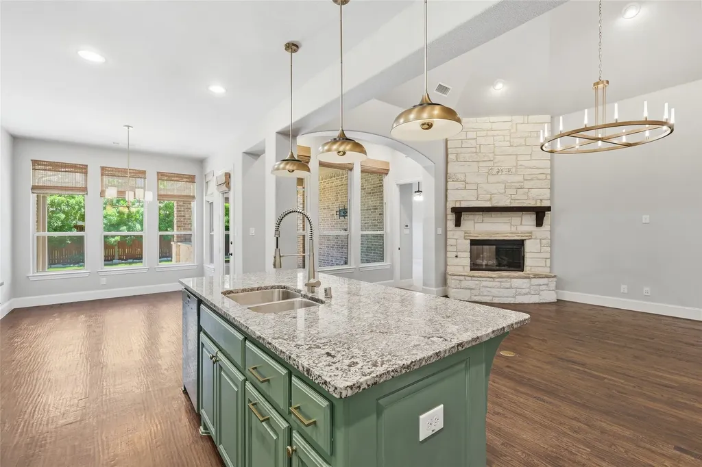 1400 Bluebell Avenue Lantana TX 76226