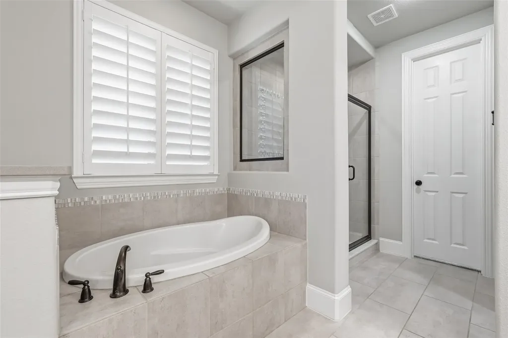 1400 Bluebell Avenue Lantana TX 76226