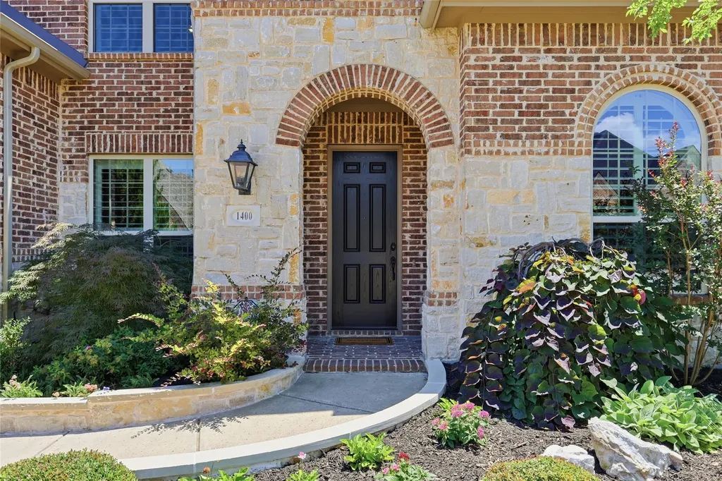 1400 Bluebell Avenue Lantana TX 76226