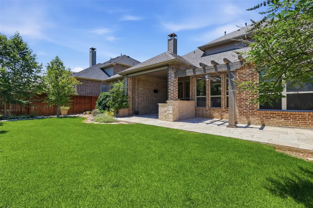 1400 Bluebell Avenue Lantana TX 76226