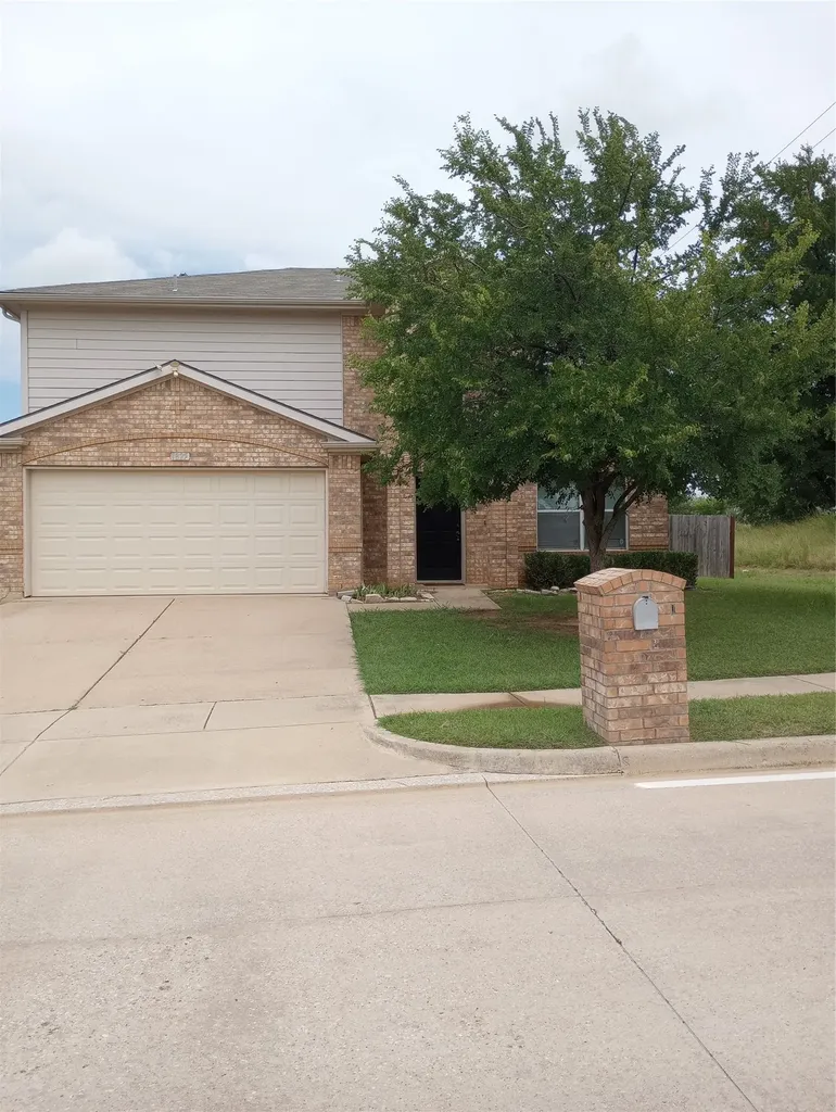 1825 Crested Butte Drive Fort Worth TX 76131