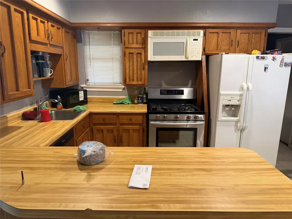 13206 Blossomheath Lane Dallas TX 75240