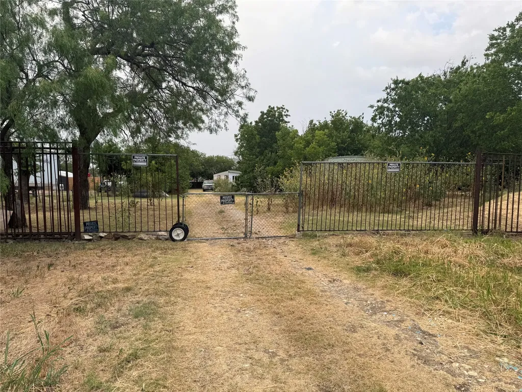 710 Spring Miller Court Arlington TX 76002