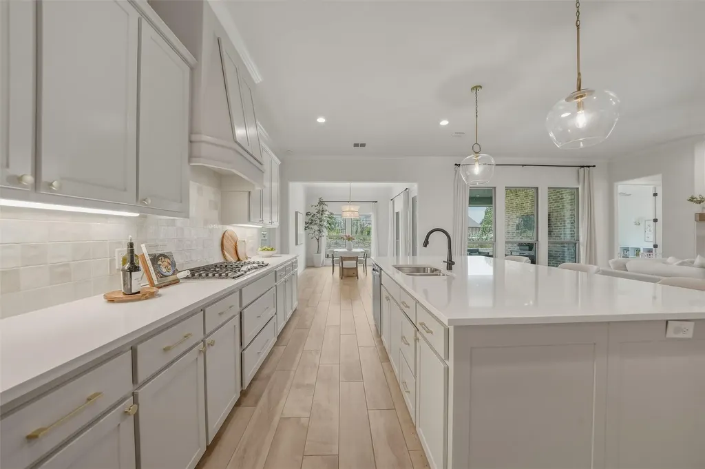 8110 Spanish Hills Drive Benbrook TX 76126