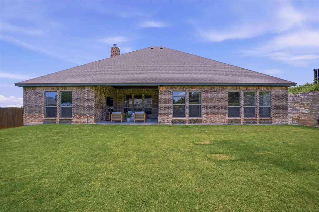 8110 Spanish Hills Drive Benbrook TX 76126
