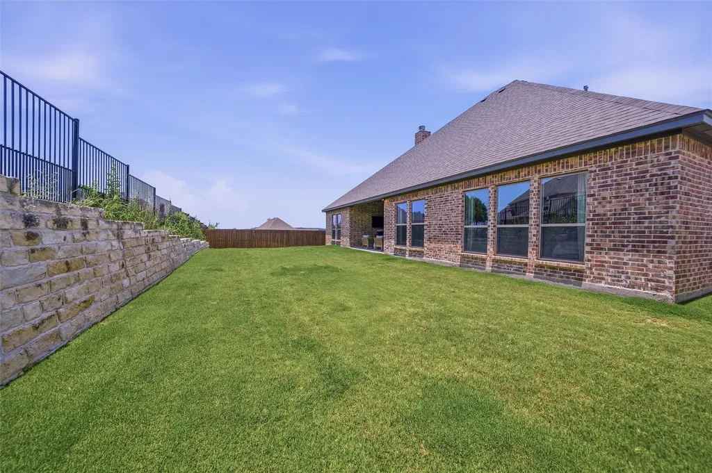 8110 Spanish Hills Drive Benbrook TX 76126