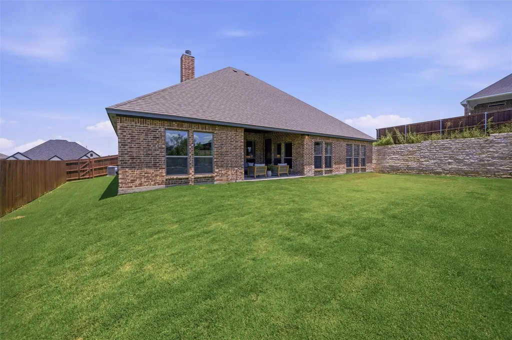 8110 Spanish Hills Drive Benbrook TX 76126