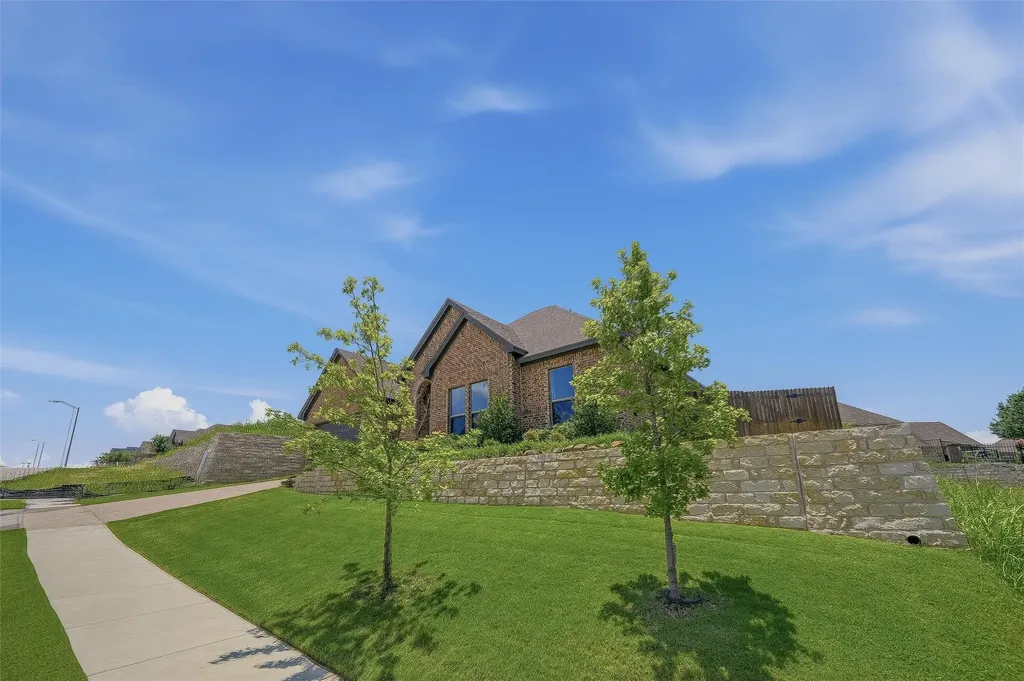 8110 Spanish Hills Drive Benbrook TX 76126