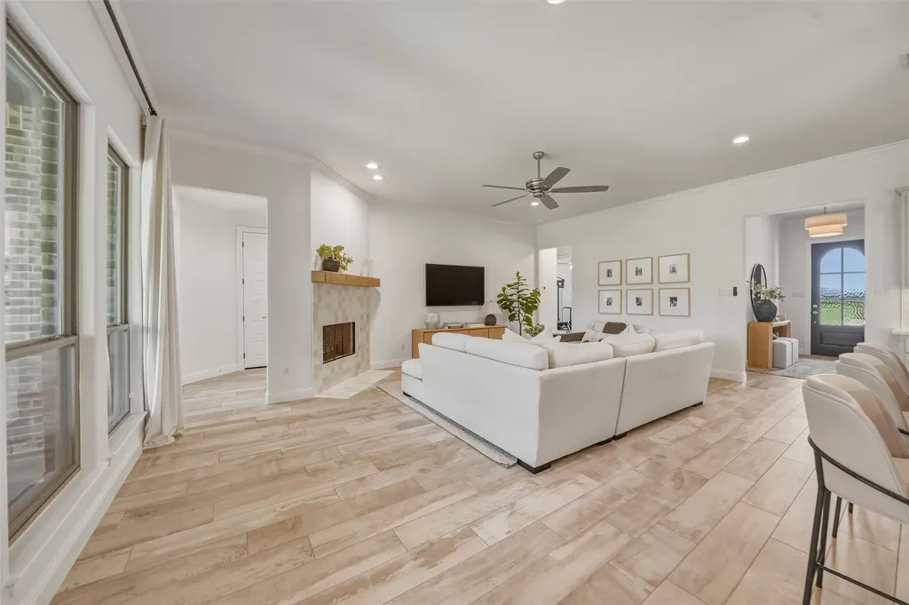 8110 Spanish Hills Drive Benbrook TX 76126