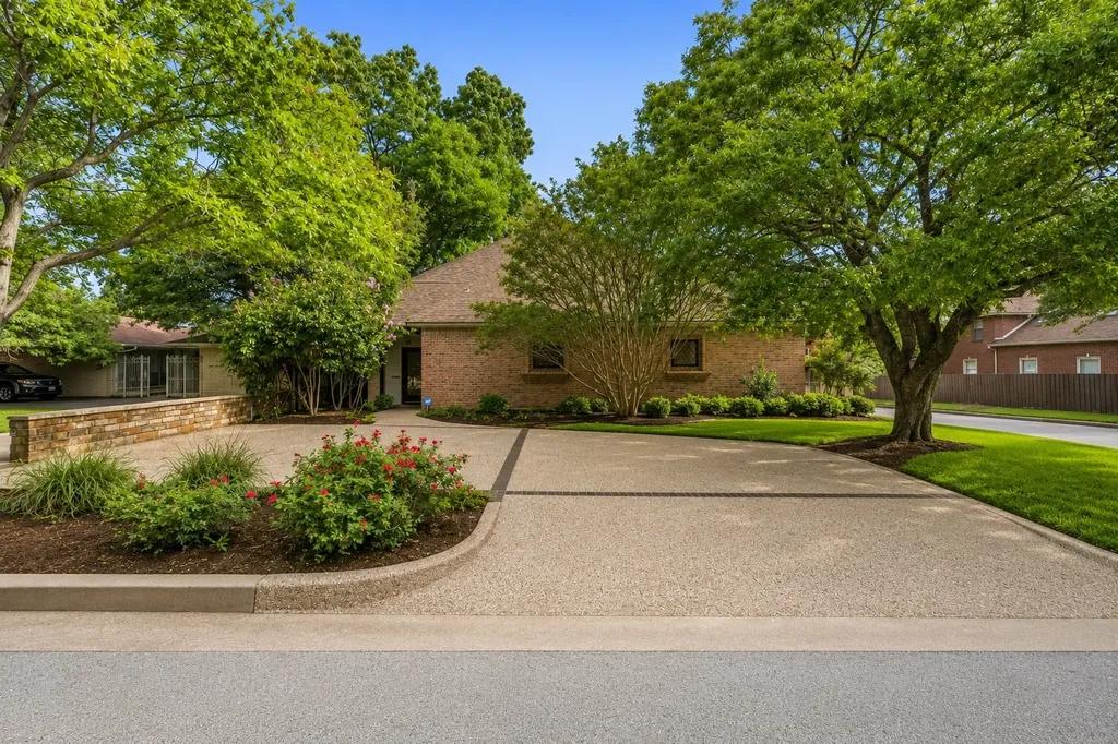 4000 W 5th Street Fort Worth TX 76107