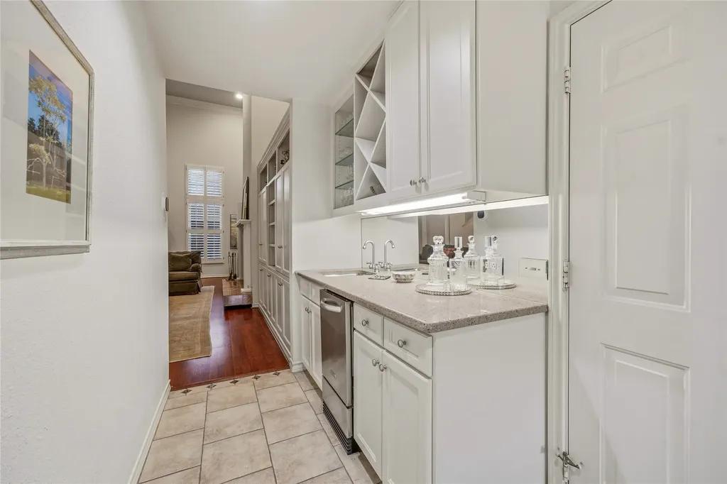 4000 W 5th Street Fort Worth TX 76107