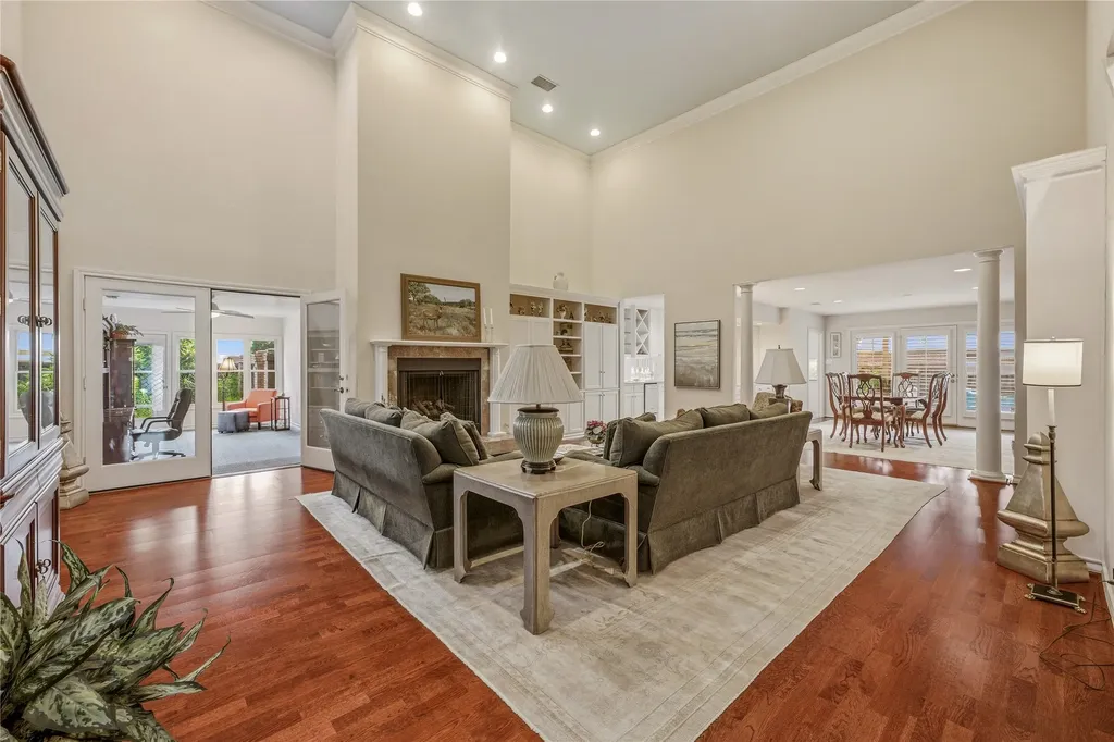 4000 W 5th Street Fort Worth TX 76107