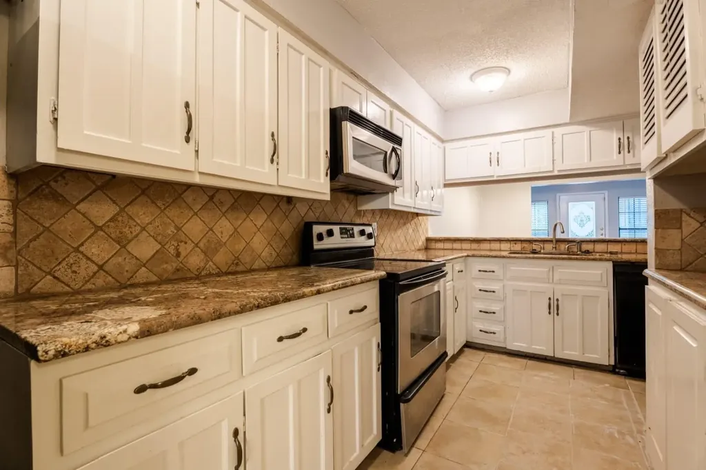 2005 Town Court Garland TX 75041