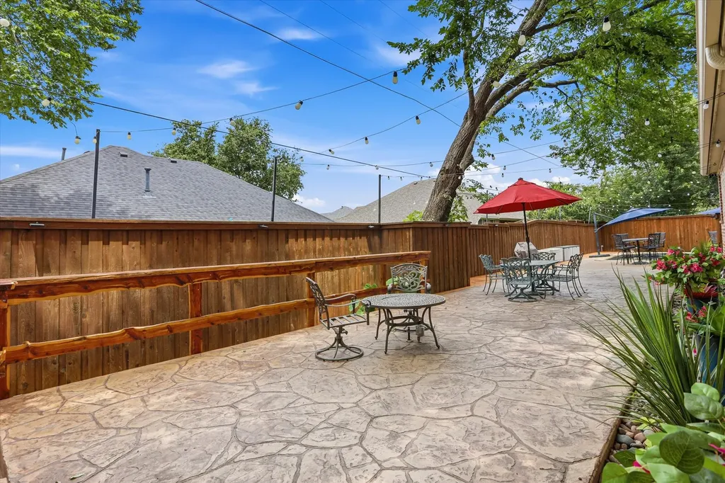 7017 Cherrybark Lane North Richland Hills TX 76182