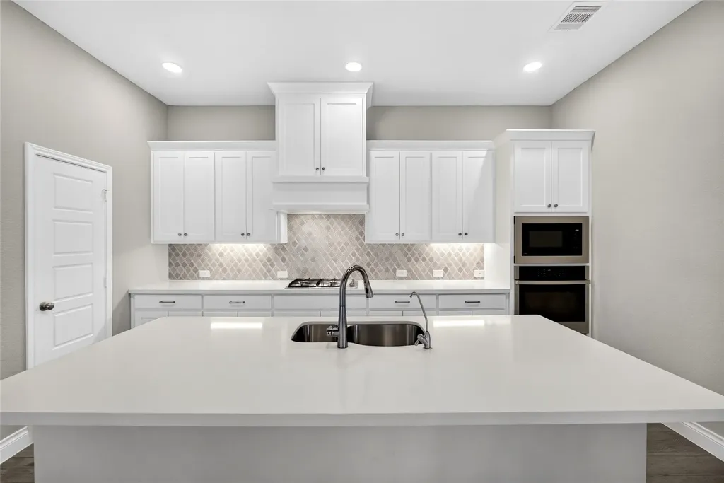 14313 Walsh Avenue Fort Worth TX 76008