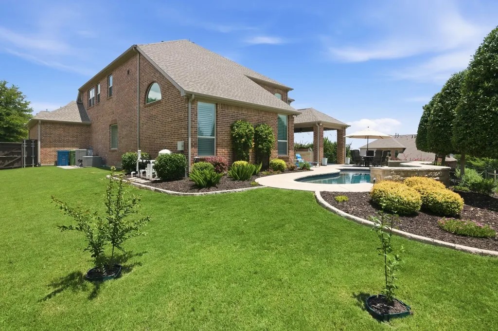 11109 Smoky Oak Court Flower Mound TX 76226