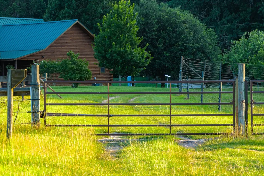 2030 County Road 1640 Grapeland TX 75844