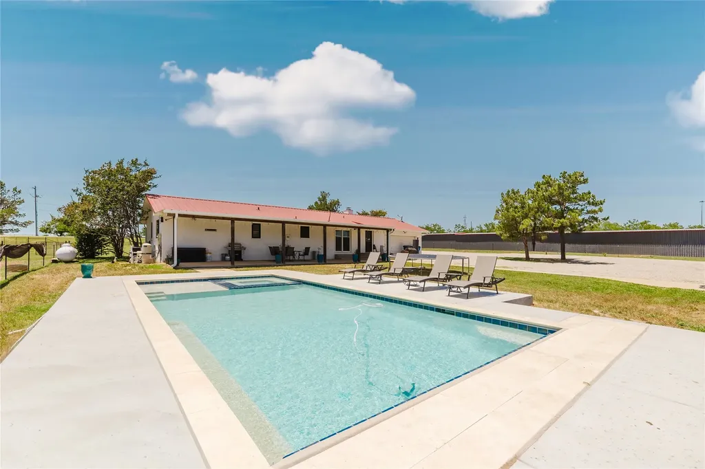 6217 Highway 183 Cisco TX 76437