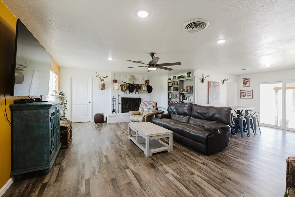 6217 Highway 183 Cisco TX 76437