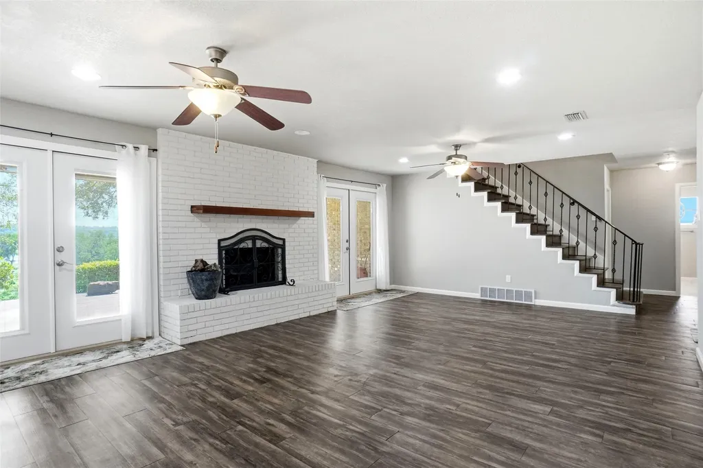 5920 Diamond Oaks Drive S Haltom City TX 76117