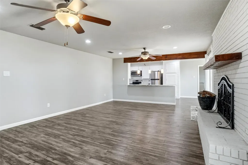 5920 Diamond Oaks Drive S Haltom City TX 76117