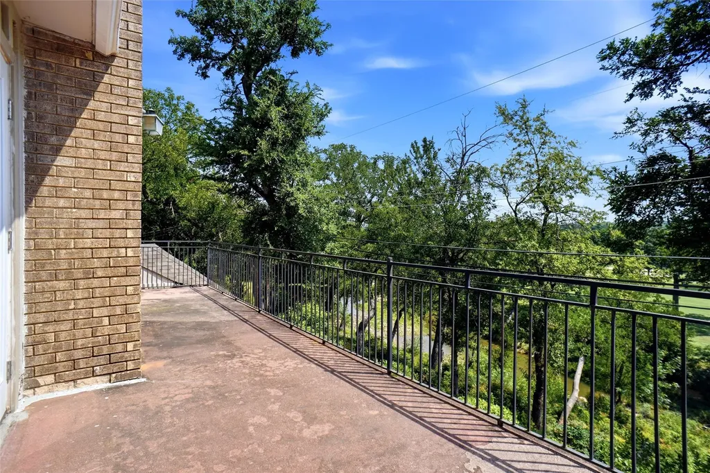 5920 Diamond Oaks Drive S Haltom City TX 76117