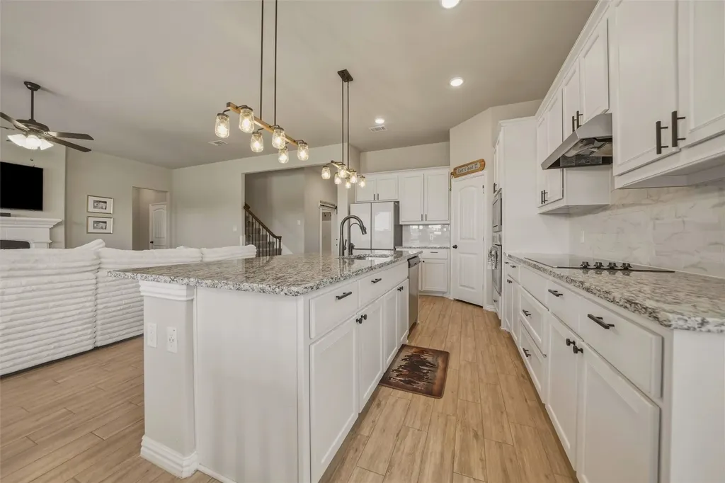 1516 Somerset Lane Weatherford TX 76087