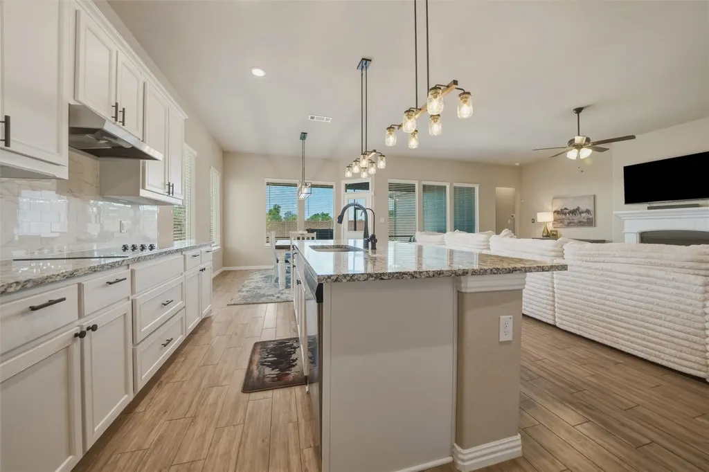 1516 Somerset Lane Weatherford TX 76087