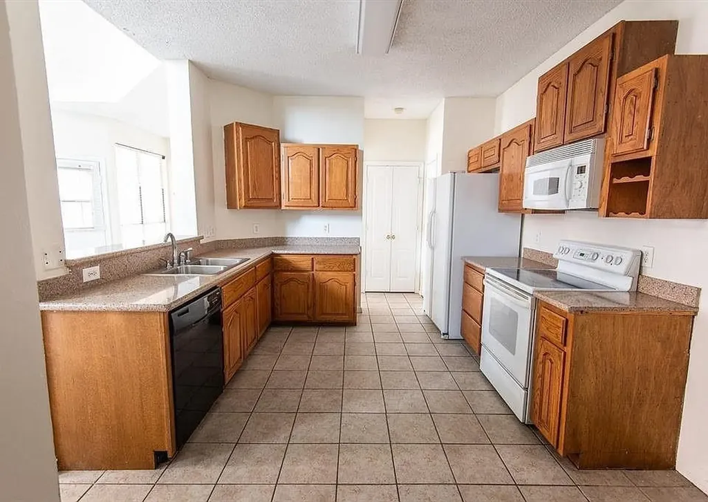 943 Winterstone Drive Lewisville TX 75067