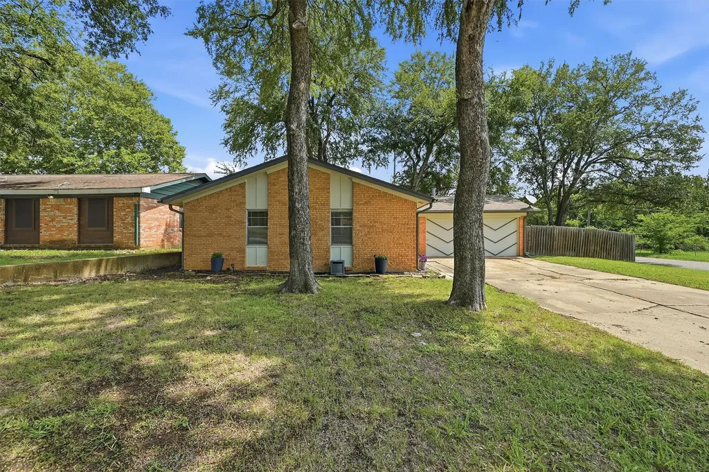 Denison TX, 143 N Imperial Drive