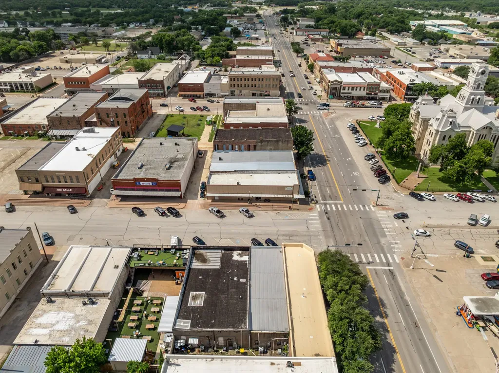 105 E Franklin Street Hillsboro TX 76645