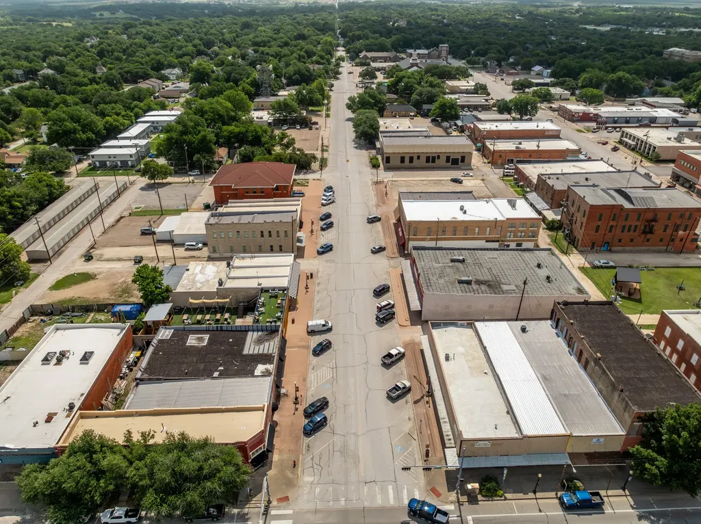 105 E Franklin Street Hillsboro TX 76645