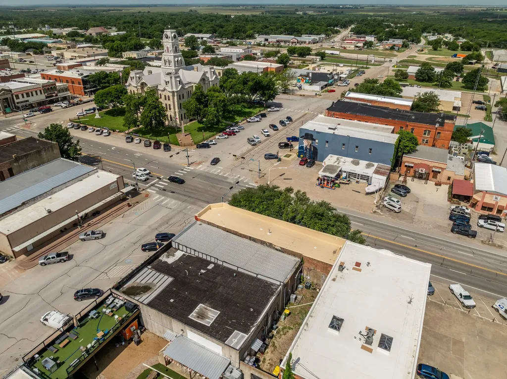 105 E Franklin Street Hillsboro TX 76645