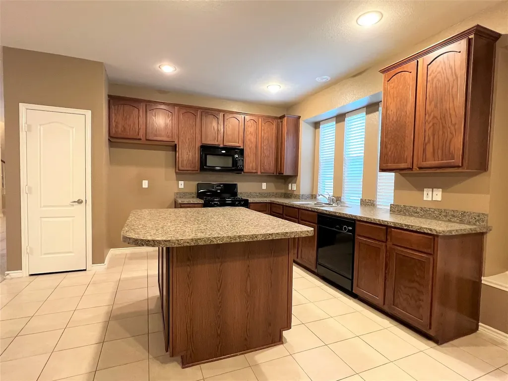 1149 King George Lane Savannah TX 76227