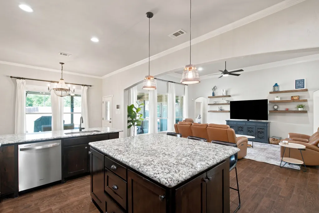 102 Brock Court Millsap TX 76066
