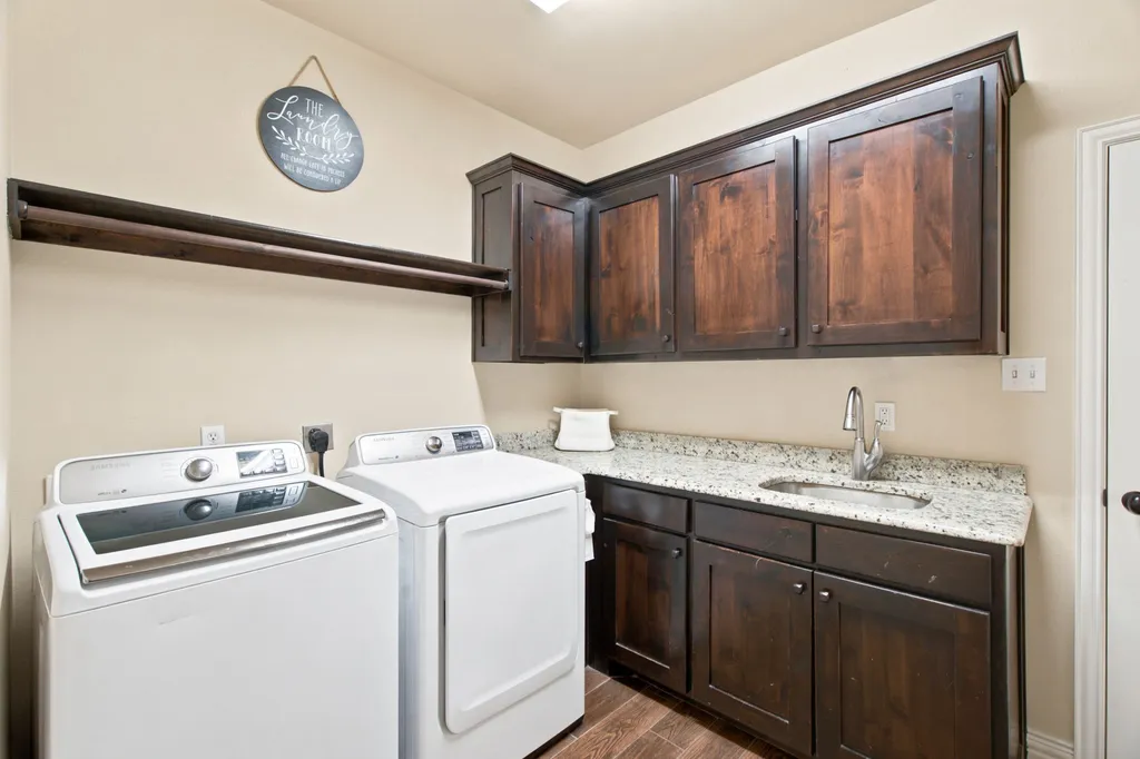 102 Brock Court Millsap TX 76066