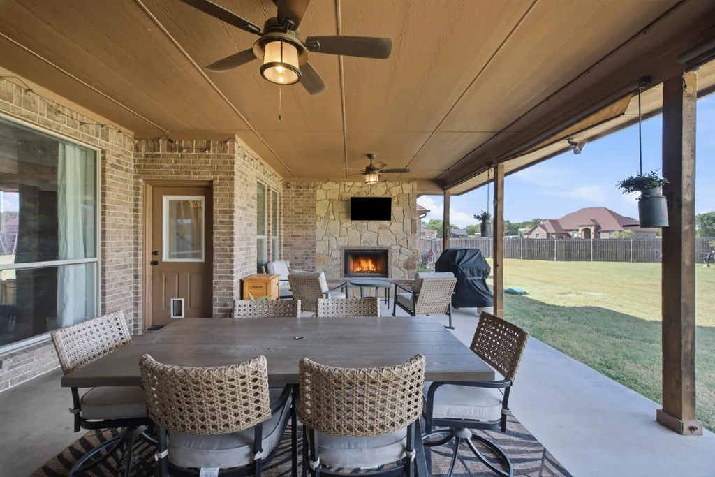 102 Brock Court Millsap TX 76066