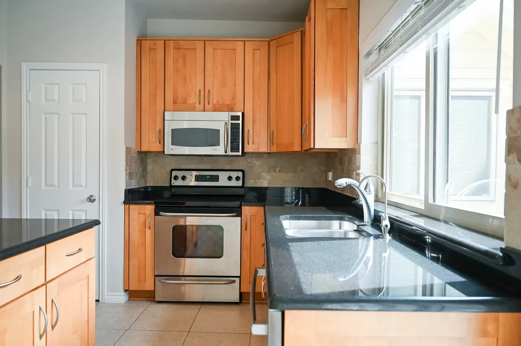 4115 Rive Lane Addison TX 75001