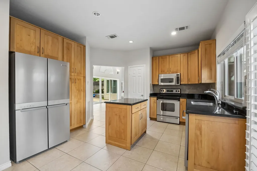4115 Rive Lane Addison TX 75001