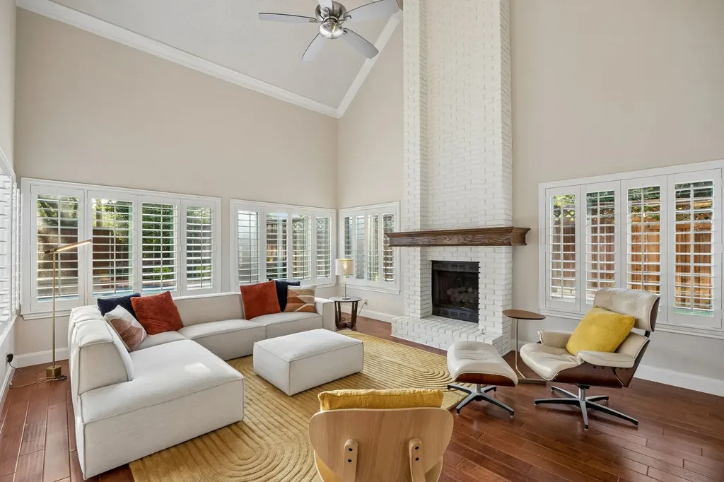 4115 Rive Lane Addison TX 75001