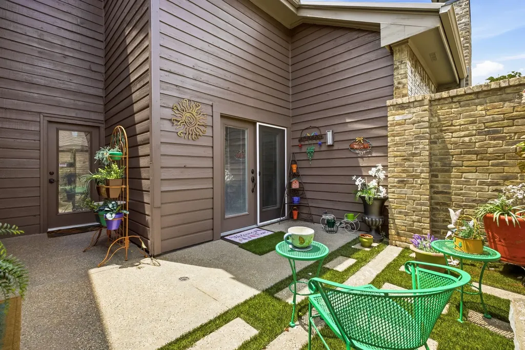 5718 Over Downs Drive Dallas TX 75230