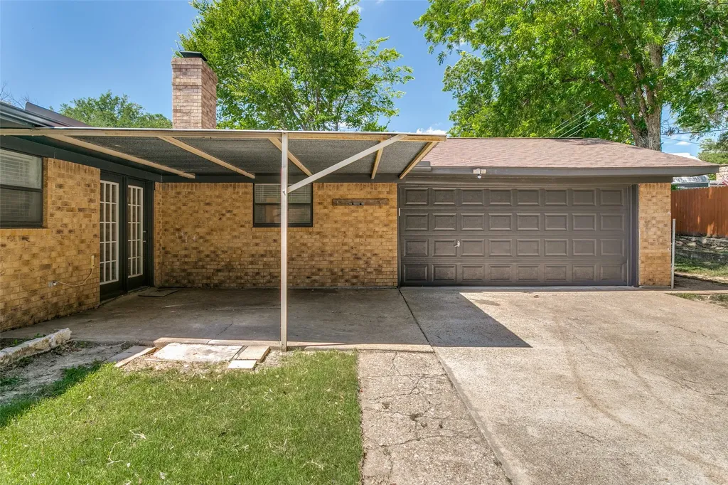 4009 Twilight Drive S Benbrook TX 76116