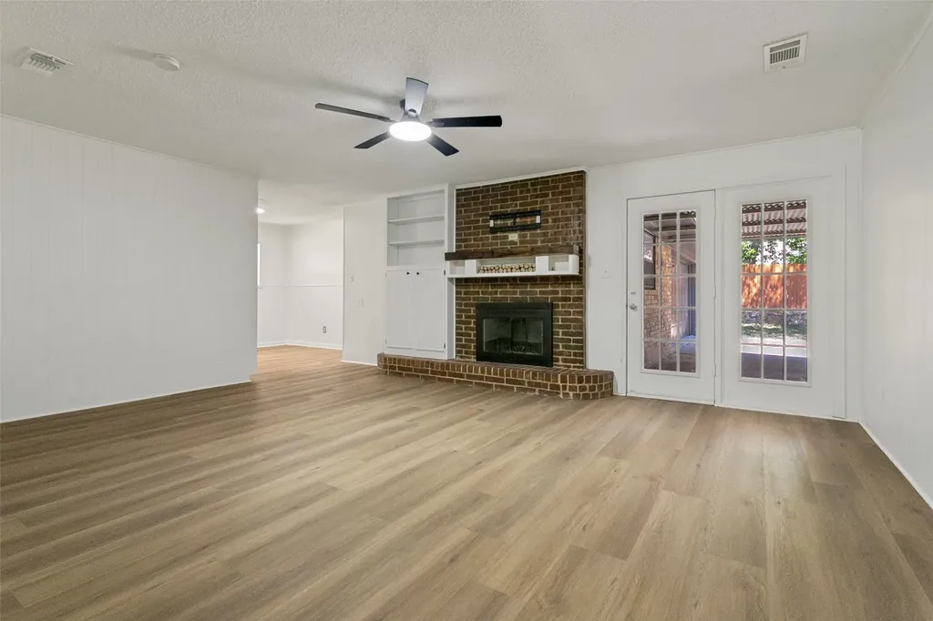 4009 Twilight Drive S Benbrook TX 76116