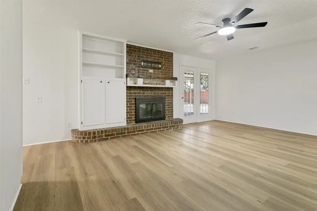 4009 Twilight Drive S Benbrook TX 76116
