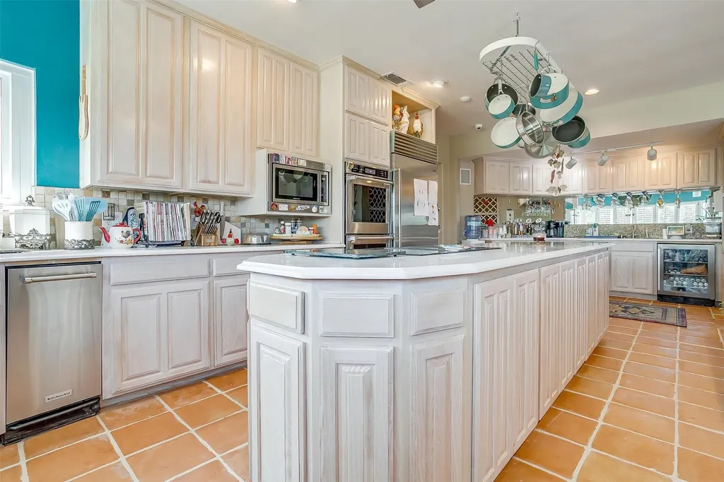 331 Clear Lake Lane Weatherford TX 76087