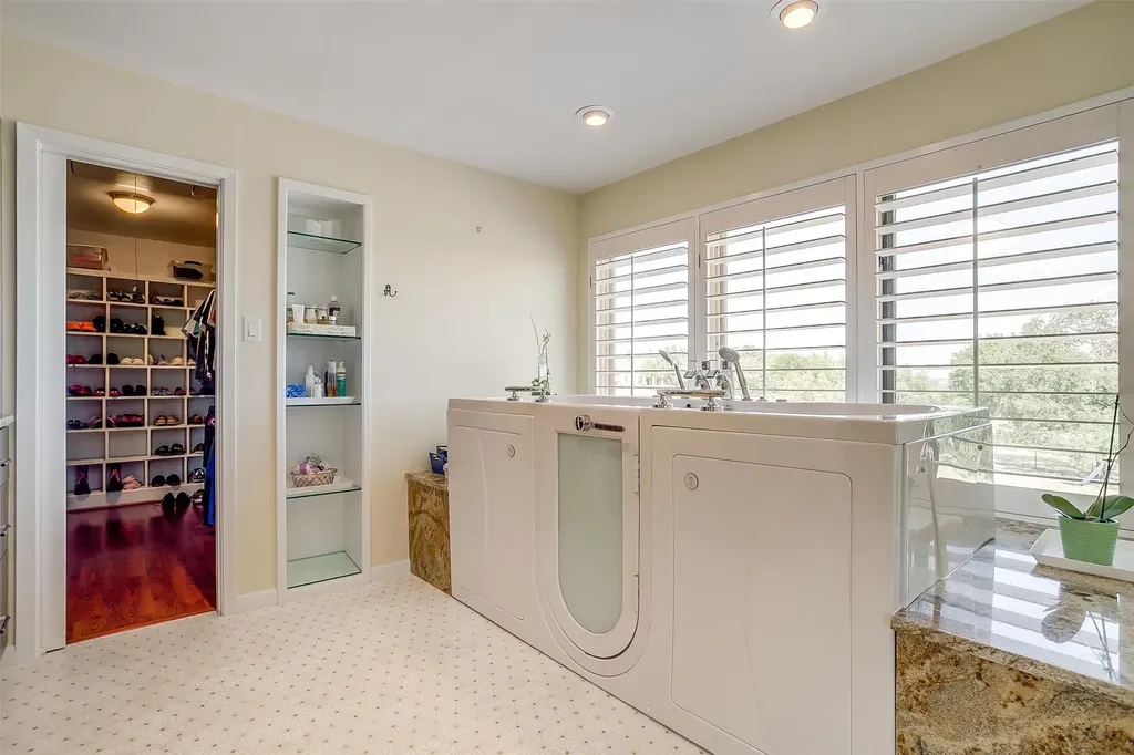 331 Clear Lake Lane Weatherford TX 76087