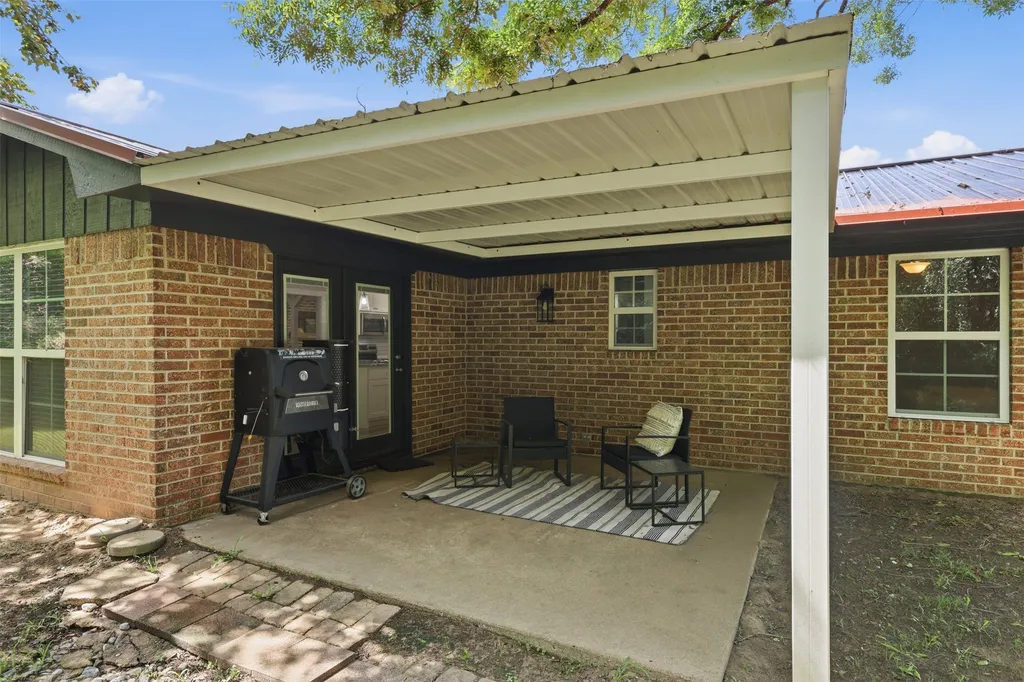 898 Farm Road 21 Mount Vernon TX 75457