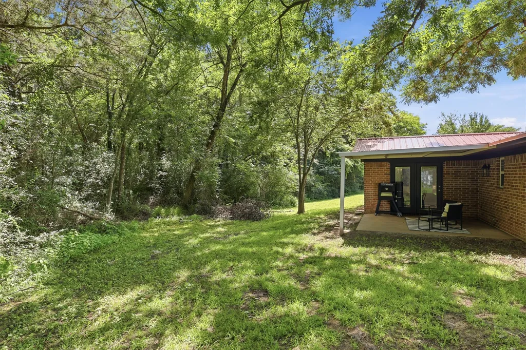 898 Farm Road 21 Mount Vernon TX 75457